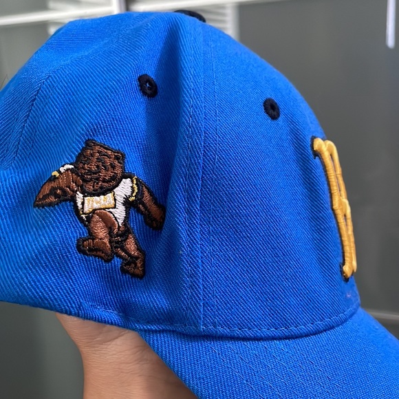 UCLA bruins hat - Picture 2 of 3